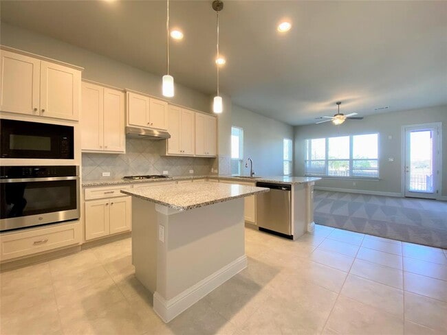 Building Photo - 600 C-Bar Ranch Trl