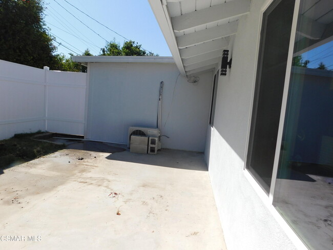 Building Photo - 7452 Ponce Ave