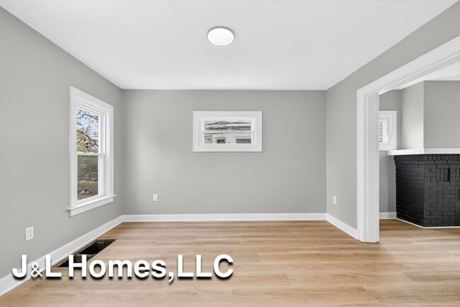 Building Photo - 888 Miller Ave