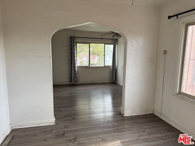 Building Photo - 6537 W Northside Dr