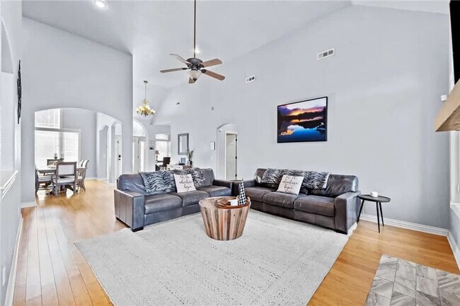 Building Photo - 38 Riviera Dr