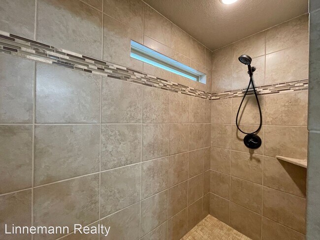 Building Photo - 4 br, 2 bath House - 3512 Moline Circle