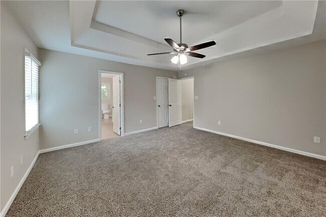 Building Photo - 385 Deerwood Dr