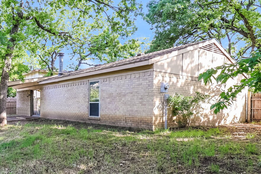 Building Photo - 5404 Lansingford Trail