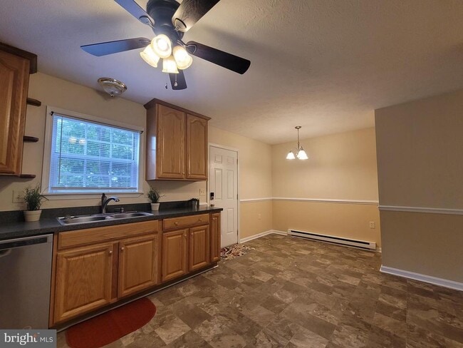 Building Photo - 113 Warren Cir