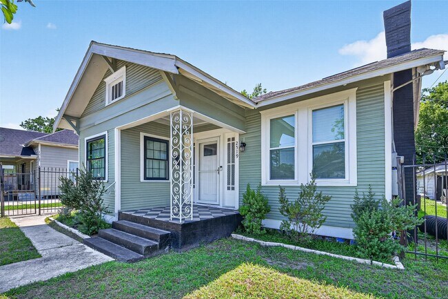 Building Photo - 2519 Stevens St