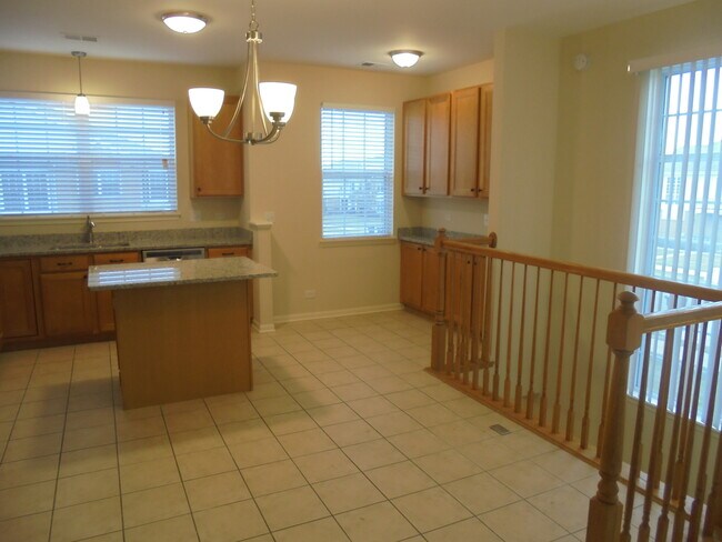 Building Photo - 4234 Savoy Ln