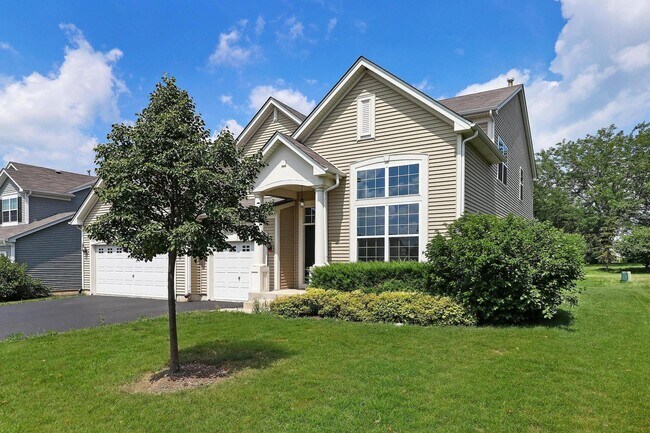 Building Photo - 643 Seneca St