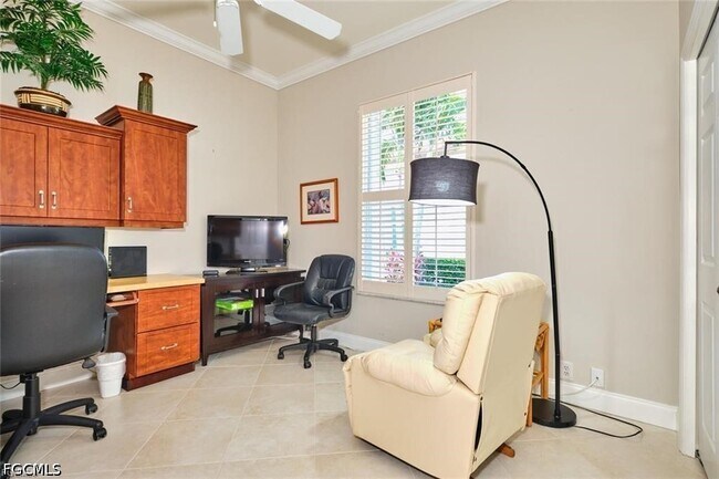 Building Photo - 9240 Willowcrest Ct