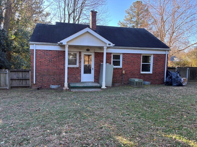 Building Photo - 717 Brighton Rd