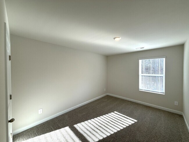 Building Photo - T.R. Lawing Realty Property