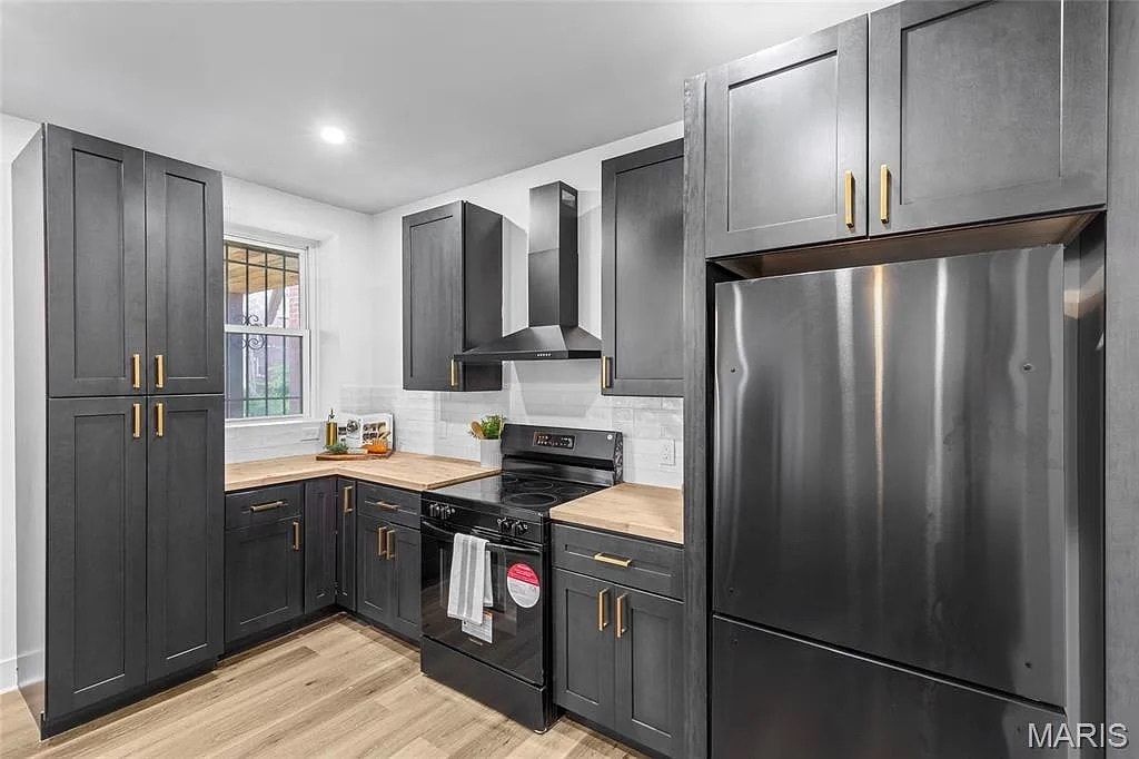 Kitchen - 3647 Pennsylvania Ave