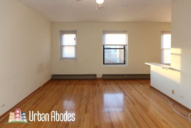 Building Photo - 634 W Barry Ave