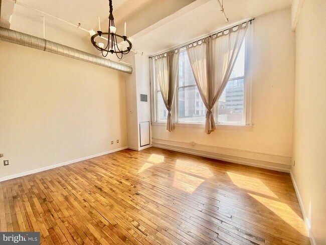 Building Photo - 1228 Arch St