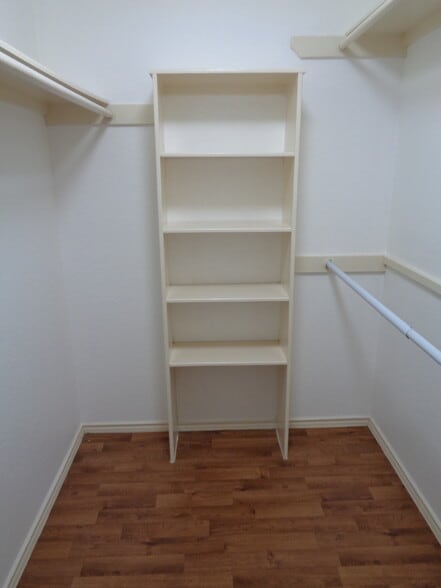 Master Closet - 15414 Grass Cay Ct