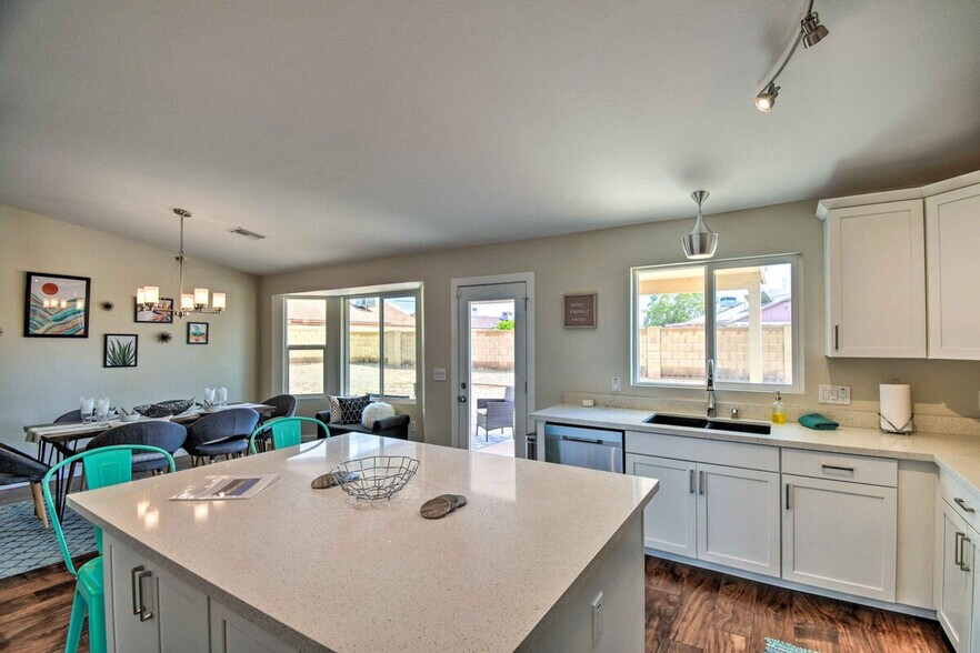 Building Photo - 17649 N 42nd Ln