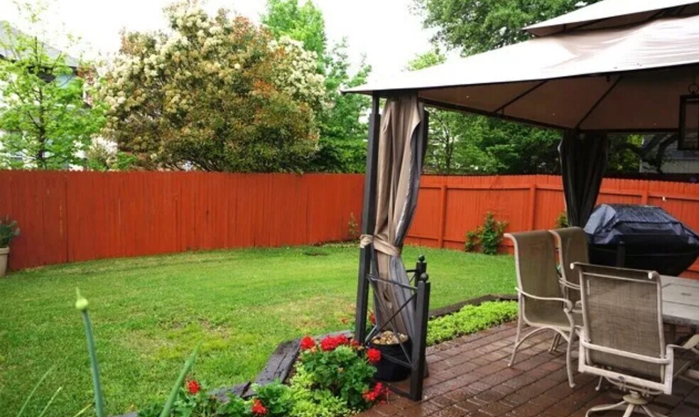 Building Photo - 26703 Redstone Hl