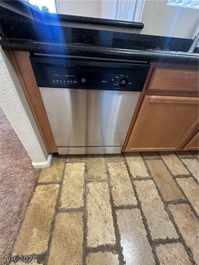 Building Photo - 10237 King Henry Ave