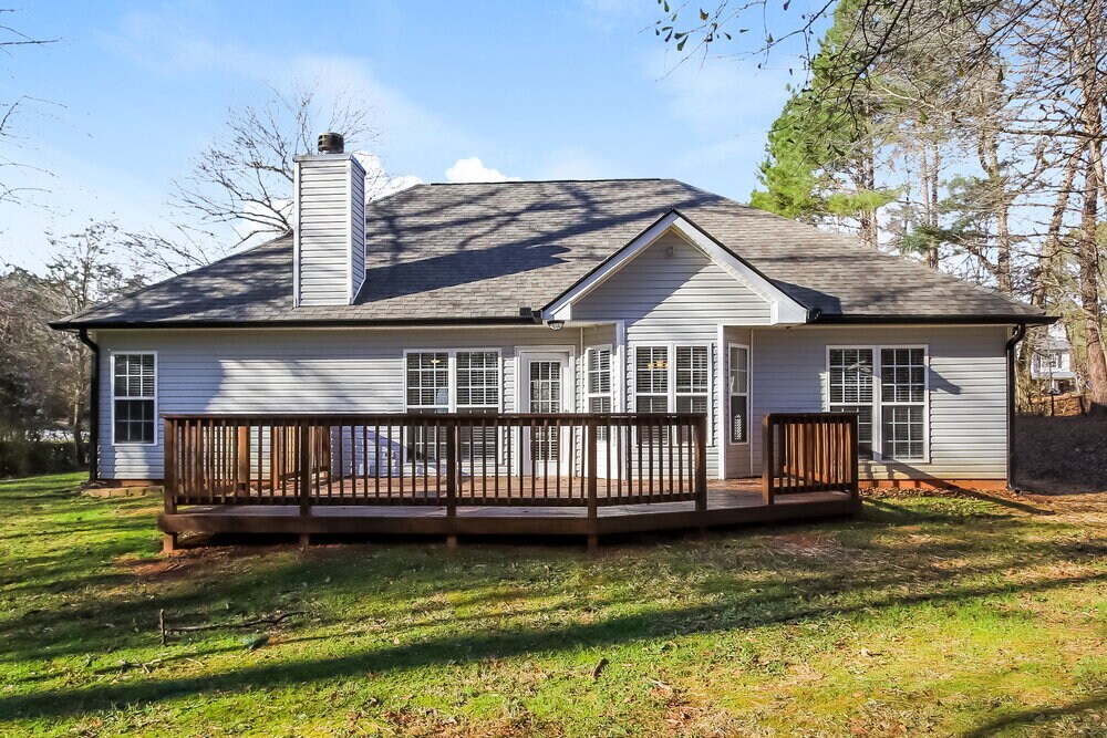 Building Photo - 492 Clearwater Way