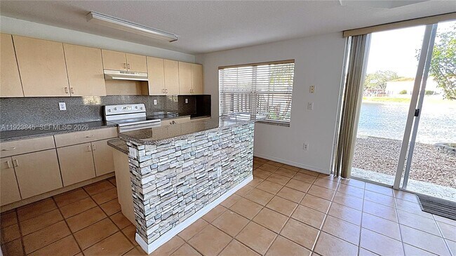 Building Photo - 15315 SW 31st Terrace