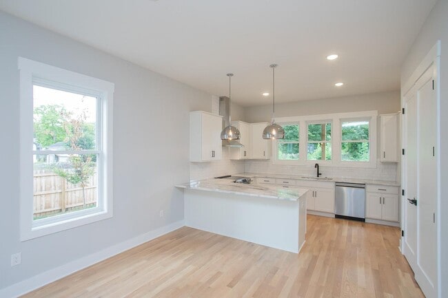 Building Photo - 1611 Century St