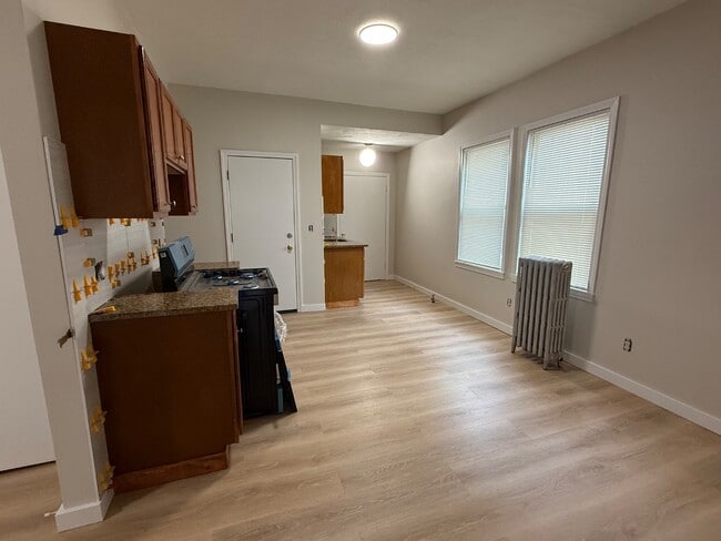 Building Photo - 53 Maxwell St