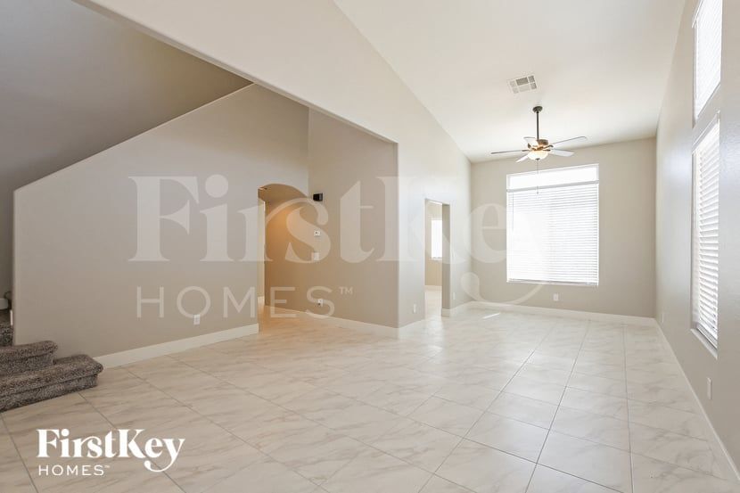Building Photo - 817 Fort Mandan Ct