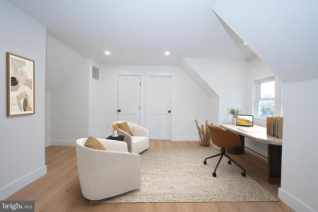 Building Photo - 314 N Essex Ave