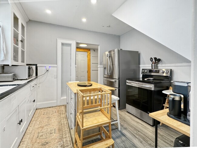 Building Photo - 241 Sandpiper Dr