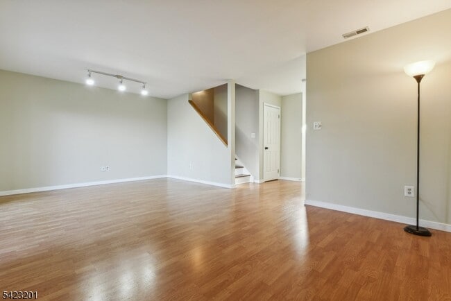 Building Photo - 155 Northfield Rd