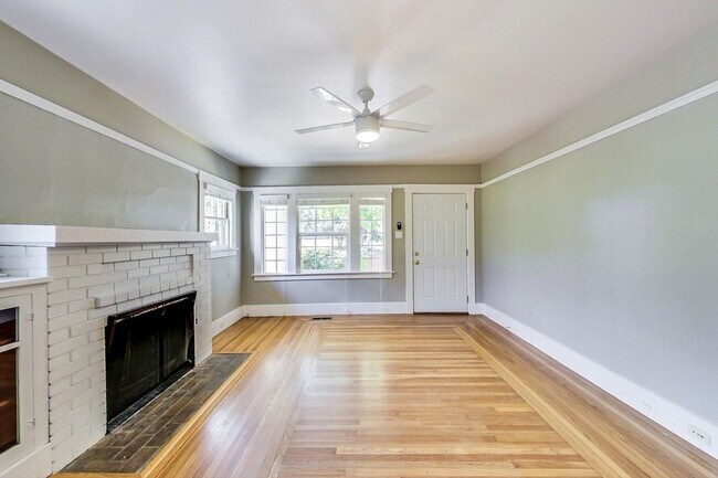 Building Photo - 2 Bedroom, 1 Bath + Office - Downtown Palo...