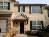 Building Photo - Beautiful 3 Bedroom 2.5 Bath Townhome