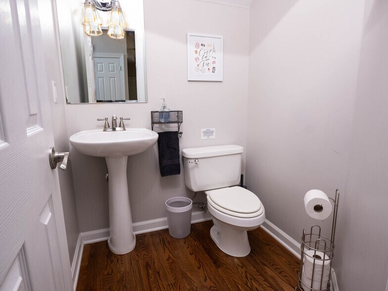 Building Photo - 10245 Rougemont Ln