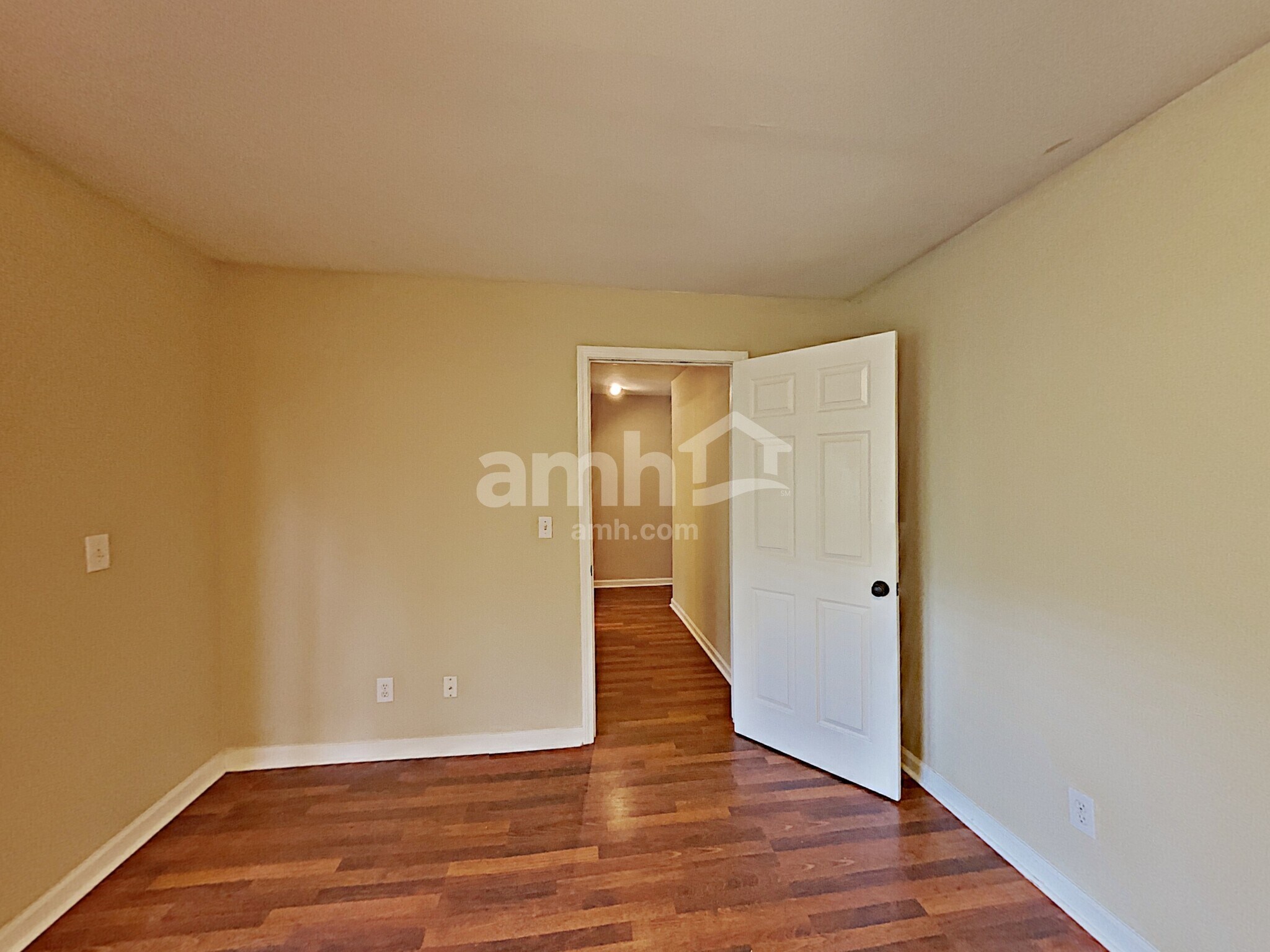 Building Photo - 223 Eagle Glen Way