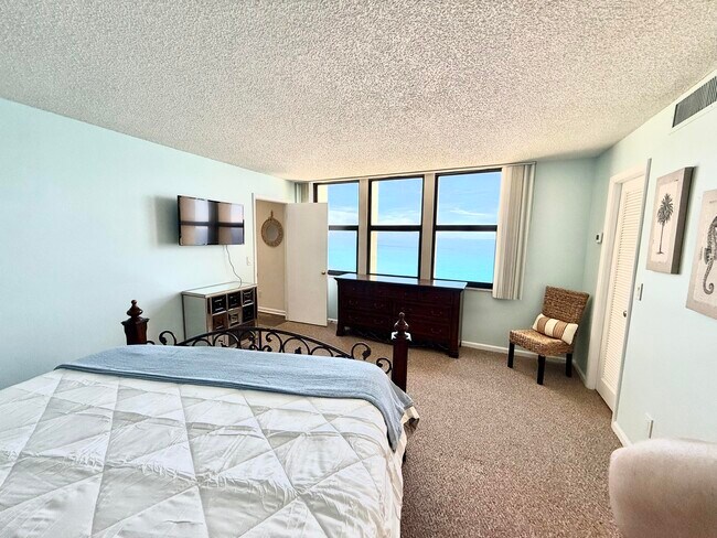Building Photo - 2800 N Ocean Dr