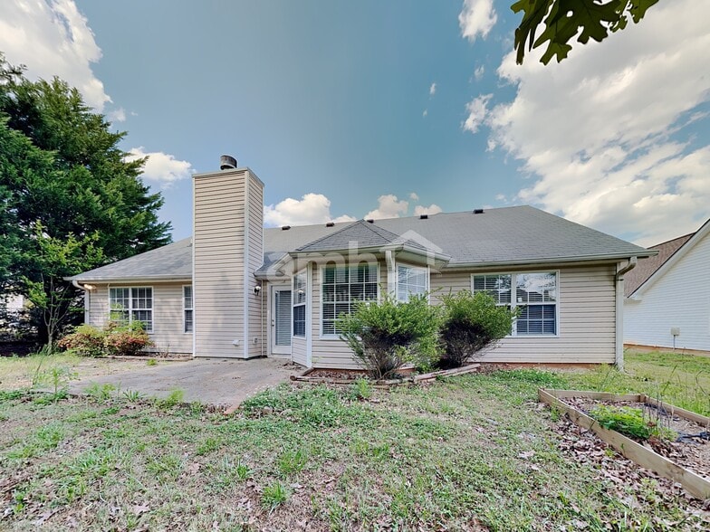 Building Photo - 910 Harbins View Dr