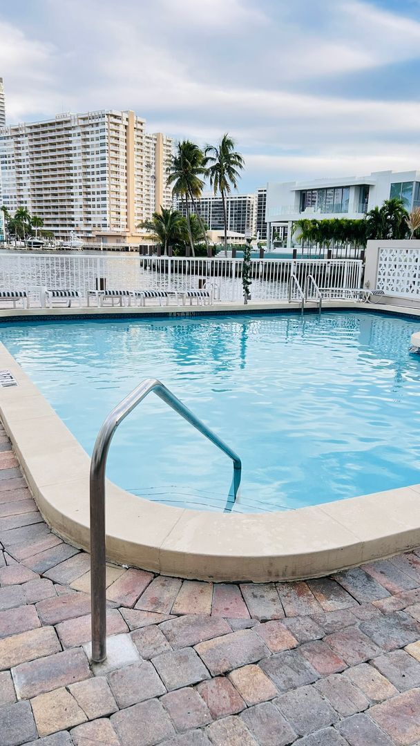 Building Photo - Stunning Waterfront One-Bedroom Apartment with Spectacular Views!