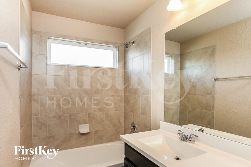 Building Photo - 32079 Camellia Bnd