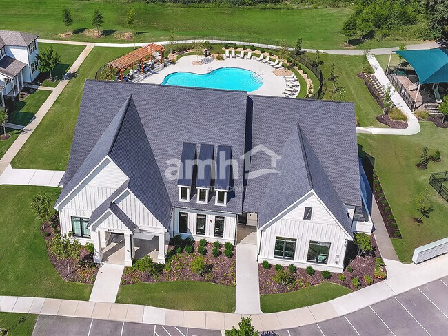 Building Photo - 1360 Lomond Dr