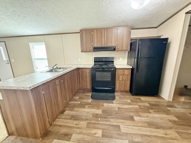 Building Photo - 2 Bedroom 2 Bathroom Mobile Home