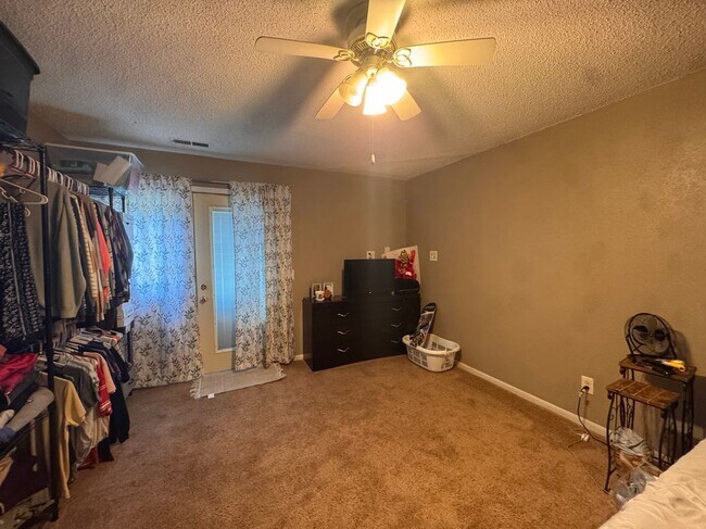 Building Photo - 1097 Regency Dr