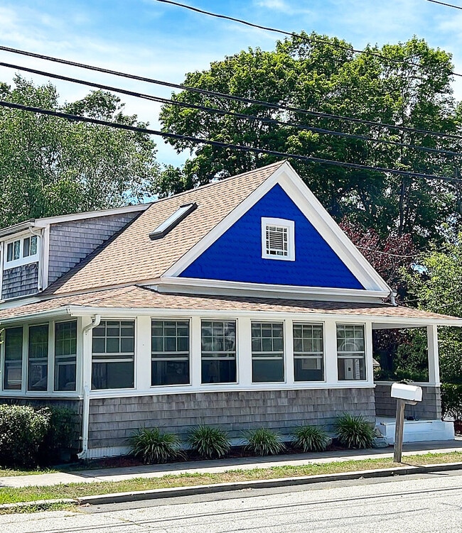 Building Photo - 46 Crescent Ave