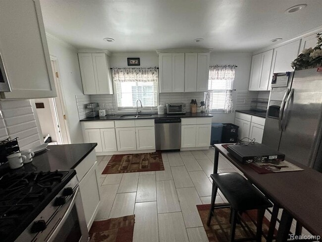 Building Photo - 4151 Grayton St