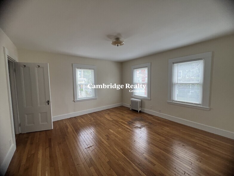 Building Photo - 28 Cherry St