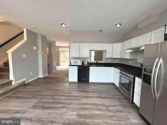 Building Photo - 7027 Cradlerock Farm Ct