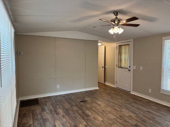 Building Photo - NEWLY UPDATED Two Bedroom Home in Troutman!!