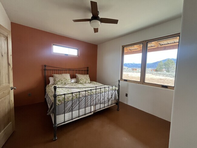 Building Photo - 2 Kincaid Rd