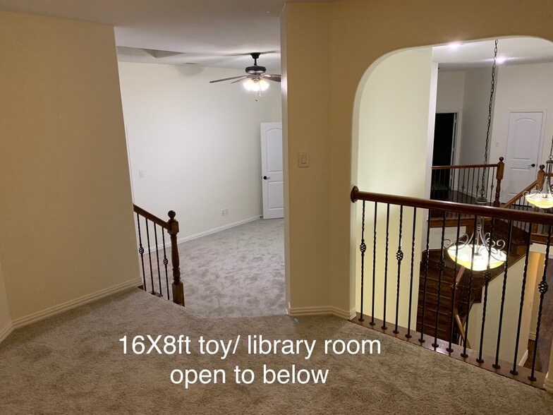 Building Photo - 1305 Miami Dr