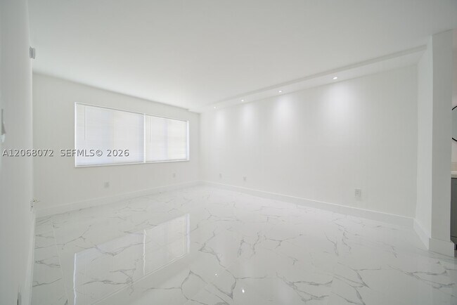 Building Photo - 14840 Naranja Lakes Blvd