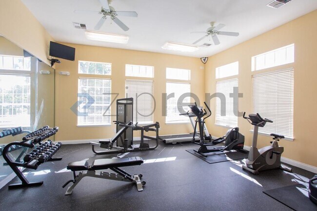 Building Photo - Unit 132